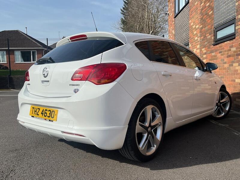 VAUXHALL ASTRA