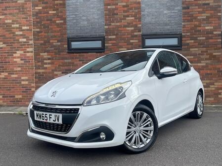 PEUGEOT 208 1.2 PureTech Allure